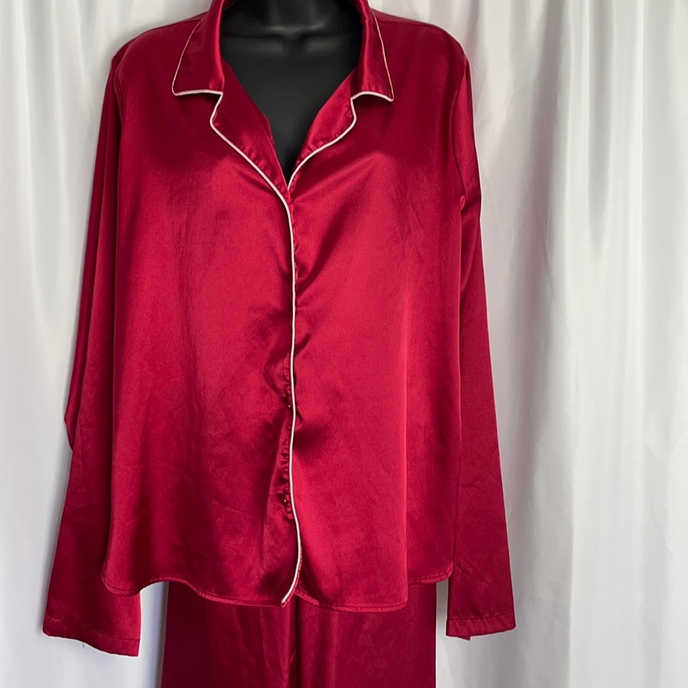 LA SENZA RED SATIN PAJAMAS SIZE EXTRA LARGE